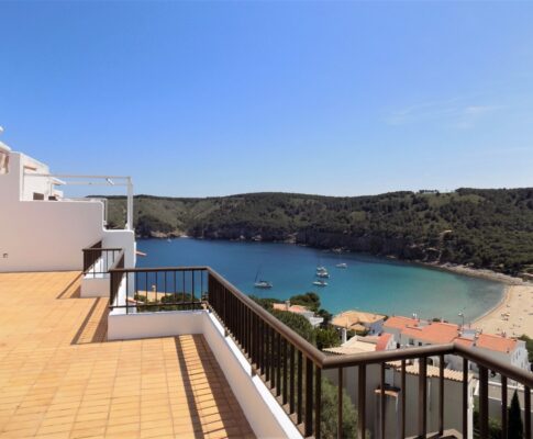 Apartment with panoramic sea views to rent in Montgó