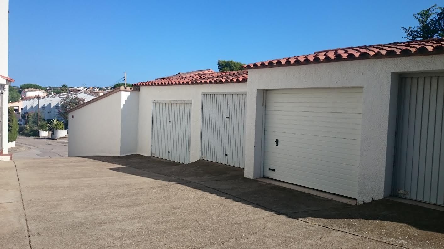 GARAGE FERMÉ ET PRIVÉ ZONE PLAGE DE RIELLS