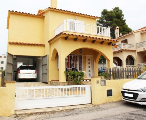 House to rent very close to Riells beach in L’Escala