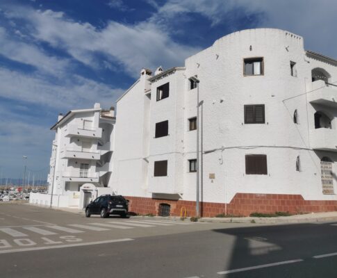 APARTAMENT A TOCAR EL CLUB NAUTIC I LA PLATJA DE RIELLS